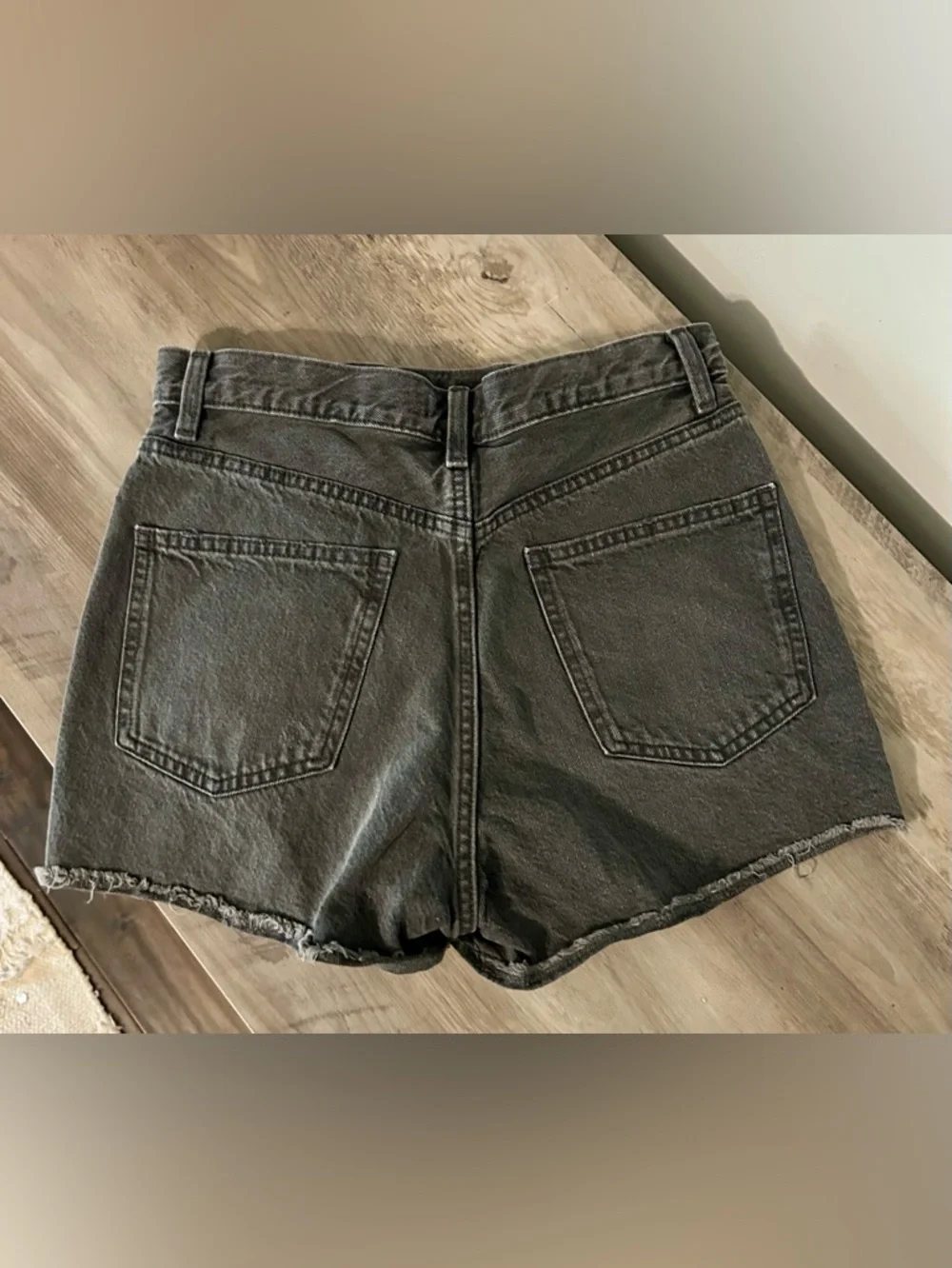 UNIQLO Black Denim Distressed Shorts High Rise Cutoff Size 27 Waist